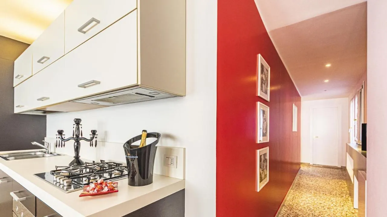 Apartment Ca' Emma San Marco - Canal View Venice Italy